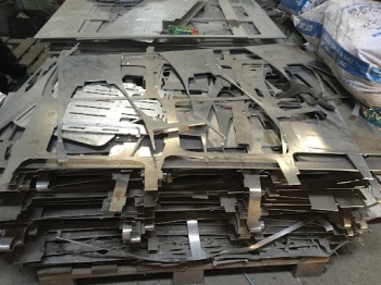 Nhôm phế lá báo